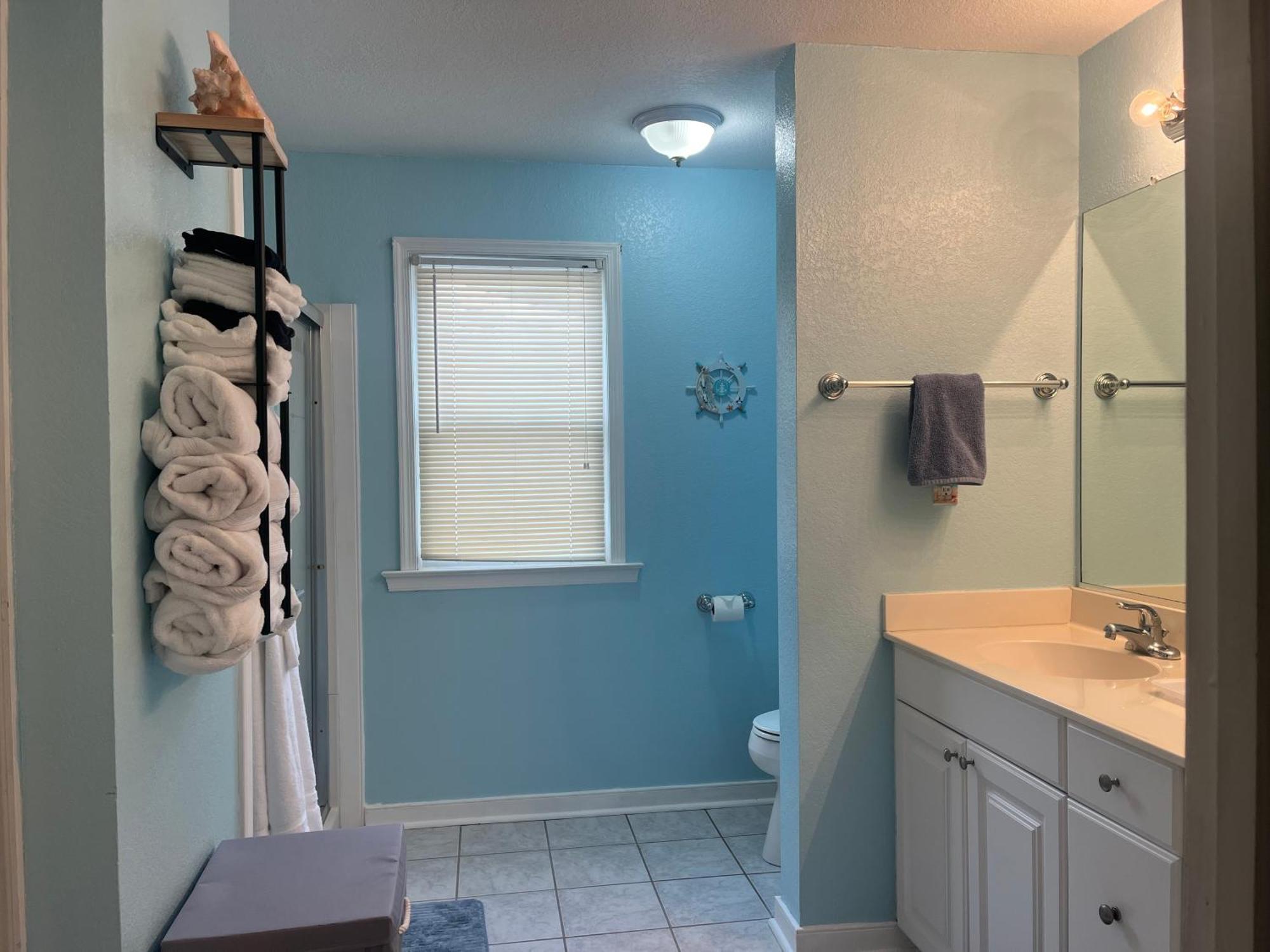 Apartment High Point Awaits You! *