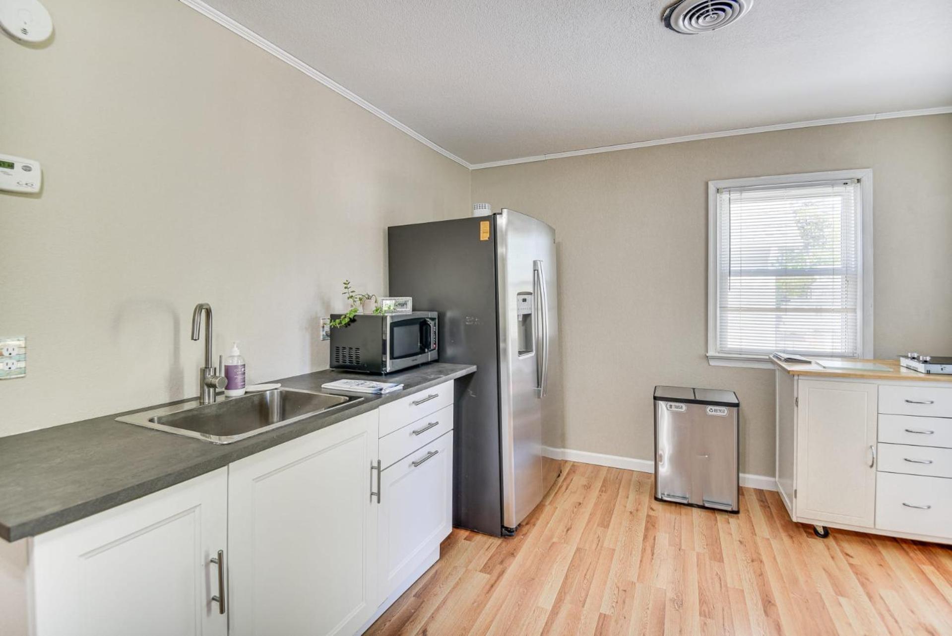 High Point Awaits You! Apartment